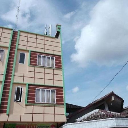 Guest House Taman Sari Syariah Пеканбару Екстериор снимка