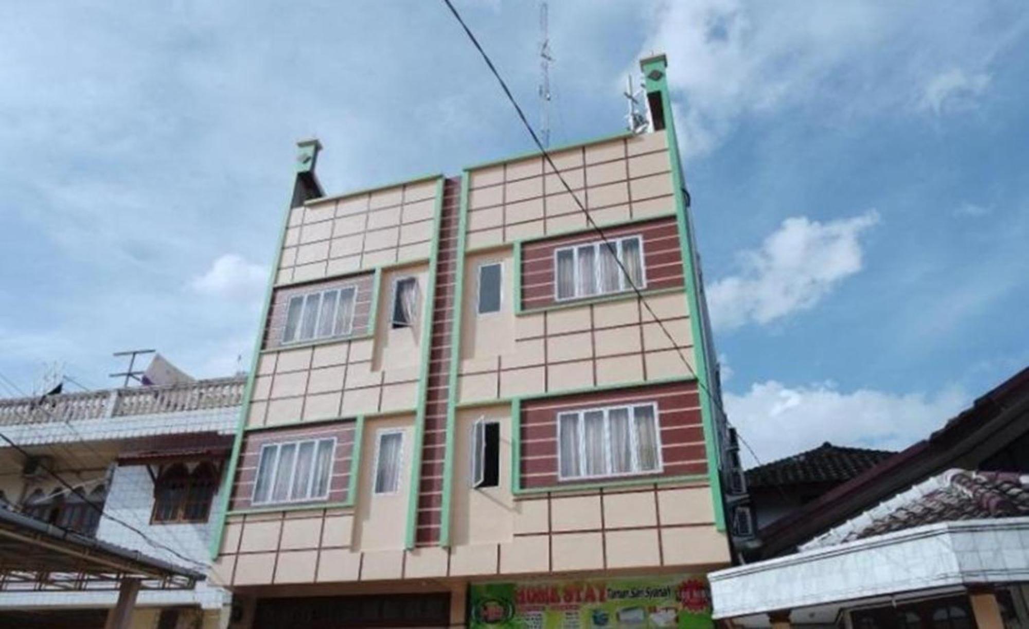 Guest House Taman Sari Syariah Пеканбару Екстериор снимка